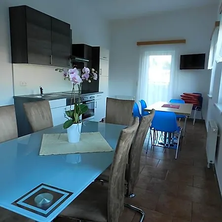 Bed & Breakfast Gaestehaus Ehweiner Pols