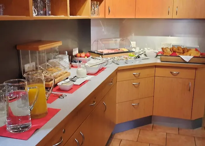 Gaestehaus Ehweiner Alojamento de Acomodação e Pequeno-almoço Pols